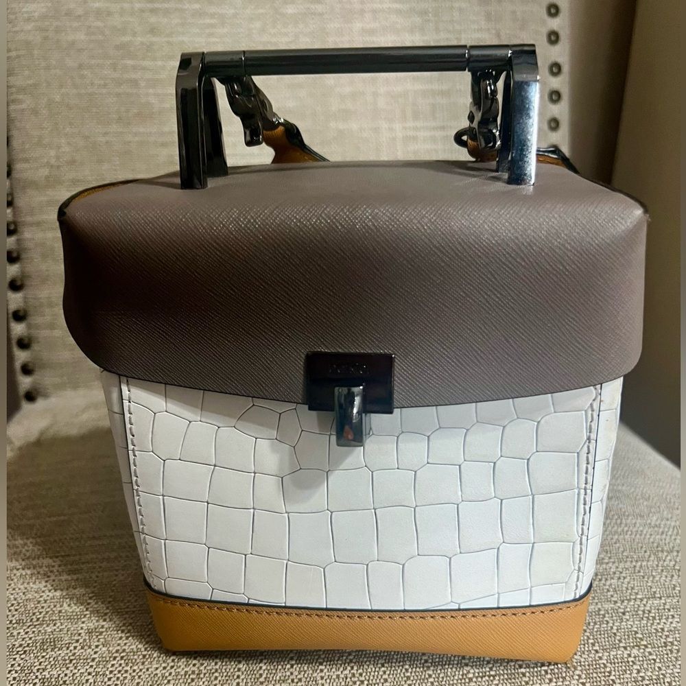 Botkier Lennox Pebble Mini Leather Crossbody Lunch Box QuietLuxury Minimalis